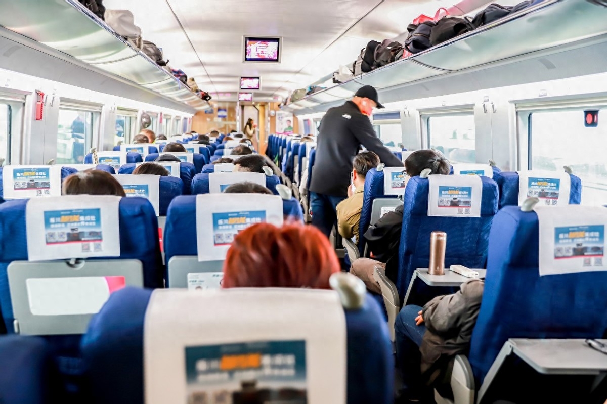 啟航東方巴黎！板川超性能列車上海虹橋站始發成功